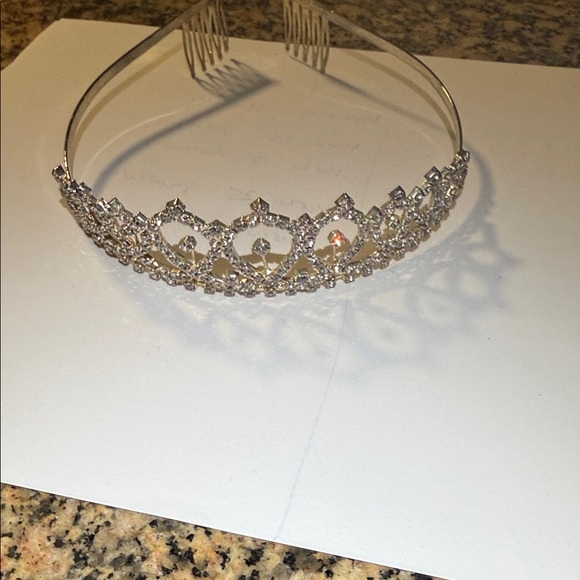 Elegant Silver Tiara - Picture 5 of 7